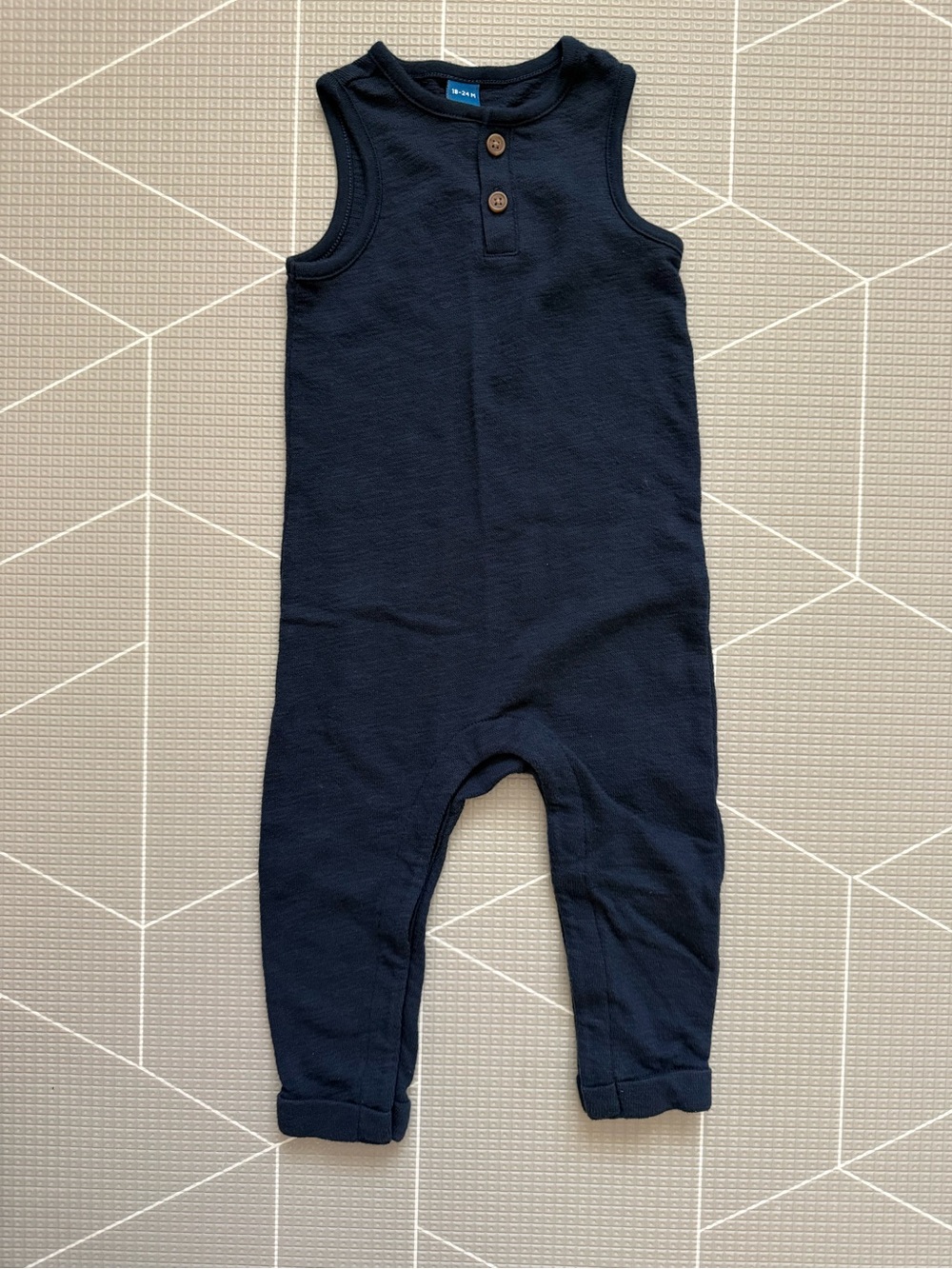 Old Navy|Baby boy/toddler Navy Ribbed Knit Henley sleeveless jumpsuit•••18-24M